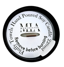 Load image into Gallery viewer, Fluffy Towels Hand Poured Rosewood Cracklewick Candle 180g